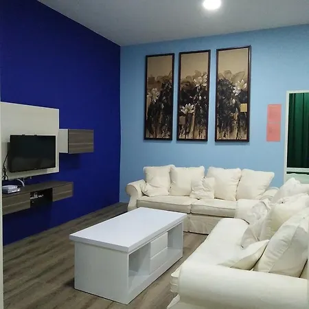Xenia Homestay Kuching Exterior photo